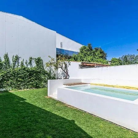 Villa Estoril Beach Villa *